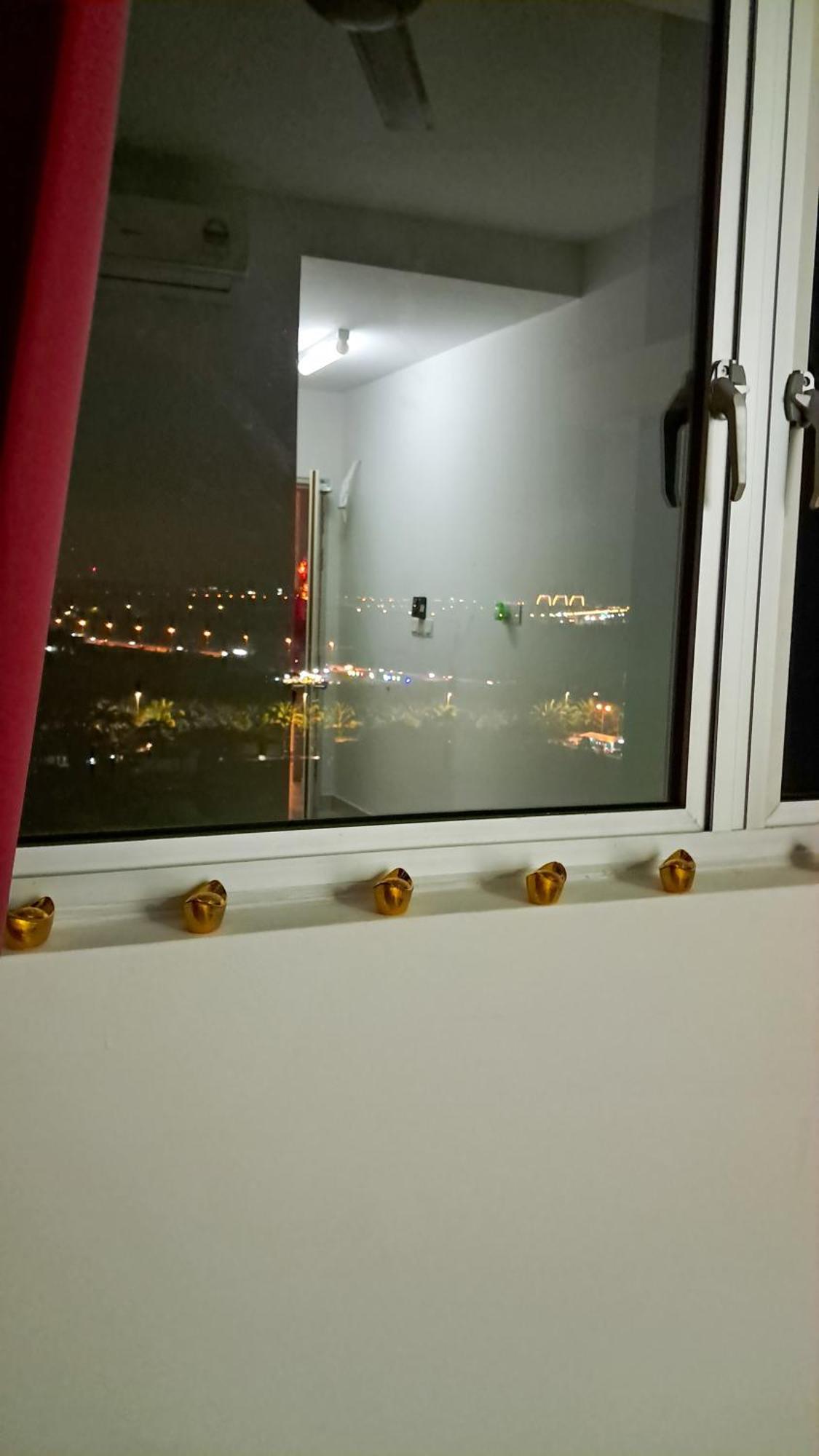 The Red Room Alanis Residence Sepang Exterior foto