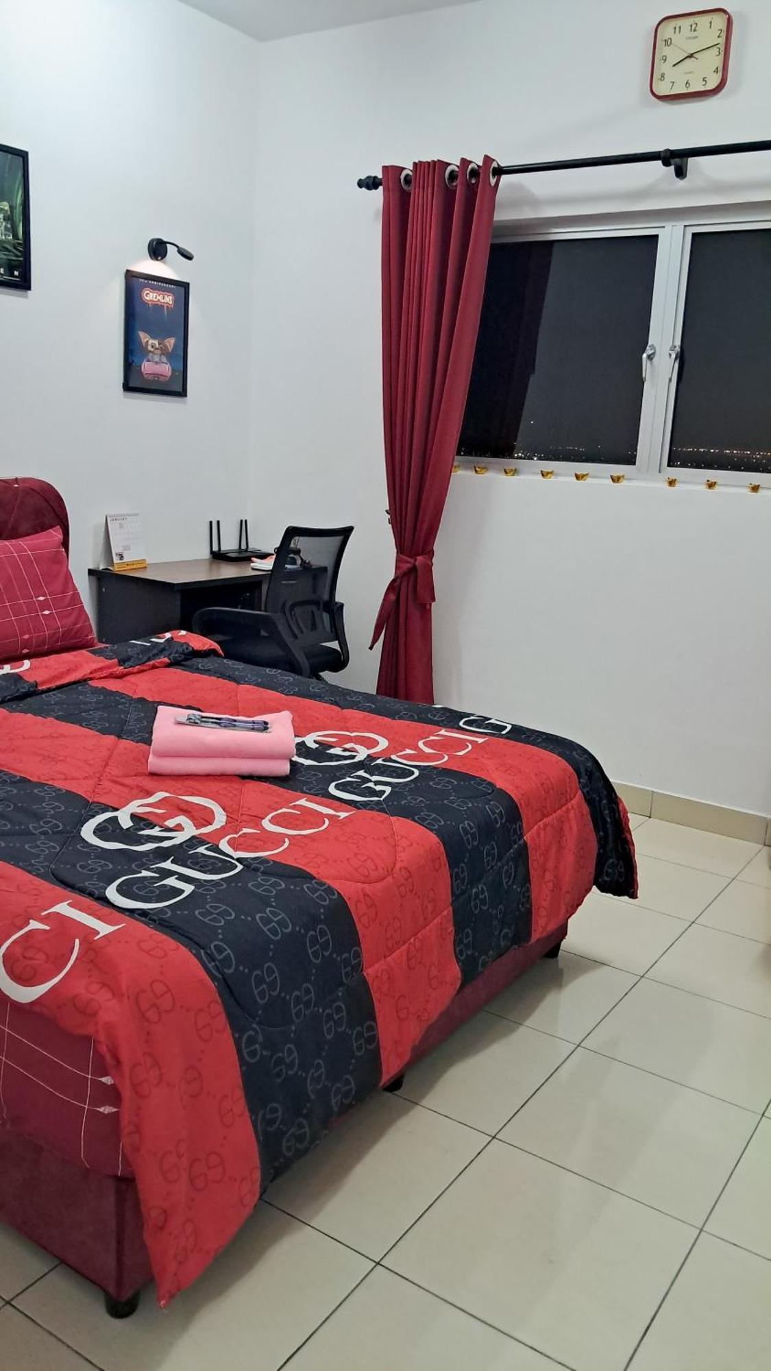 The Red Room Alanis Residence Sepang Exterior foto